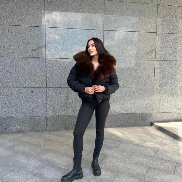 Puffer  / Jacket - Picture 1 of 4
